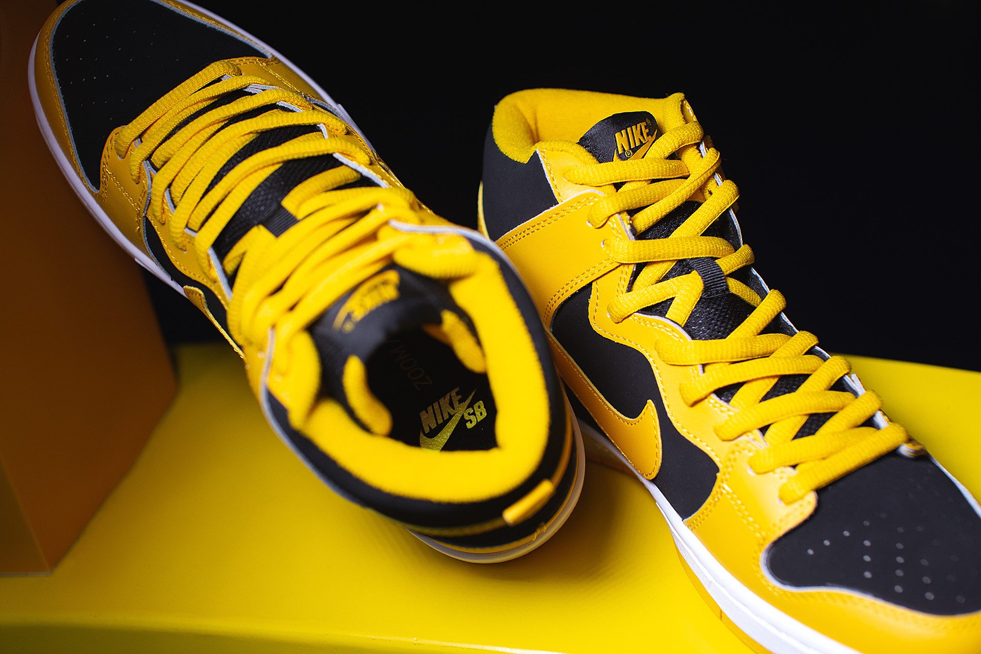 Nike Dunk High Varsity Maize